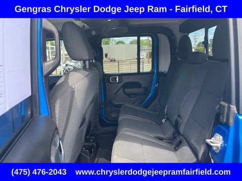 Certified 2025 Jeep Gladiator Sport AWD/4WD image 33