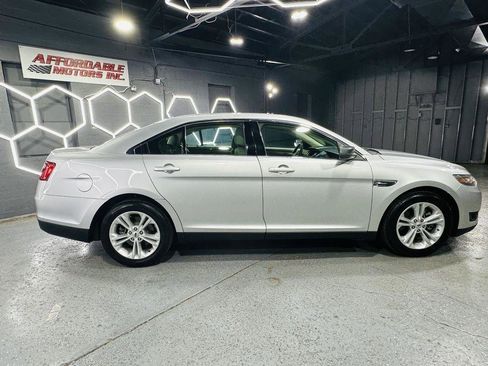Used 2017 Ford Taurus SE FWD image 6