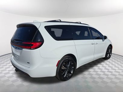 Used 2022 Chrysler Pacifica Touring-L w/ S Appearance Package