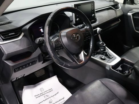 Used 2019 Toyota RAV4 Limited image 15