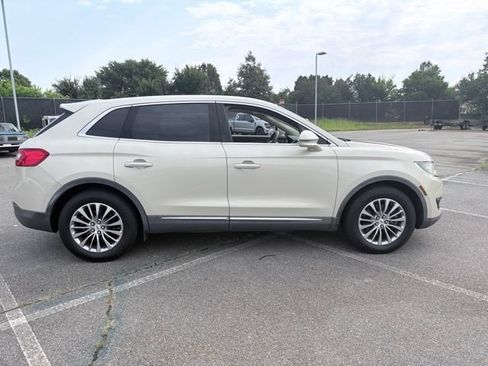 Used 2016 Lincoln MKX Select w/ Select Plus Package FWD image 2