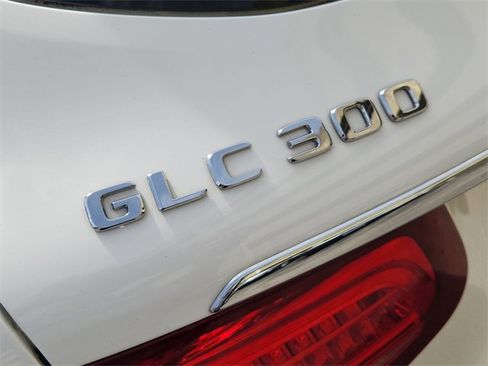 Used 2019 Mercedes-Benz GLC 300 image 30