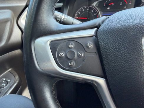 Used 2023 GMC Acadia SLT FWD image 14