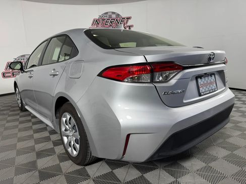 Used 2025 Toyota Corolla LE FWD image 24
