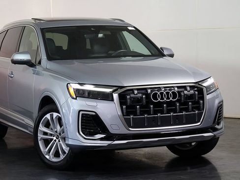 Used 2025 Audi Q7 3.0T Premium Plus AWD/4WD image 6