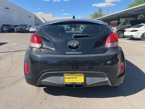 Used 2016 Hyundai Veloster FWD image 5