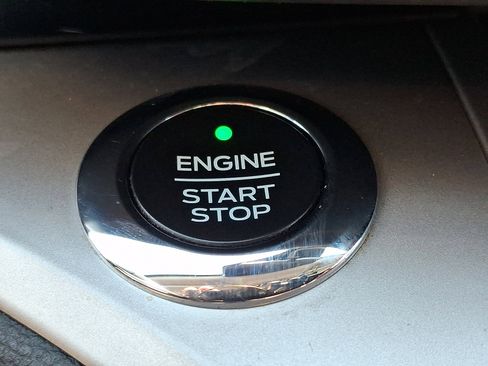 Used 2020 Ford Explorer XLT w/ Equipment Group 202A image 24