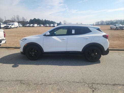 Used 2024 Buick Encore GX Sport Touring w/ Comfort Package image 6