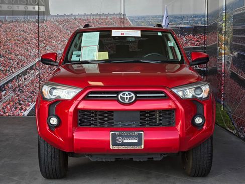 Certified 2021 Toyota 4Runner SR5 AWD/4WD image 3