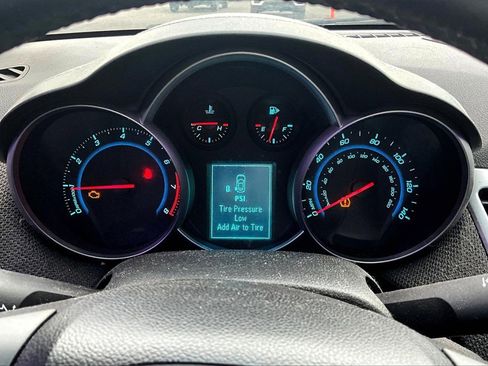 Used 2013 Chevrolet Cruze LT image 8