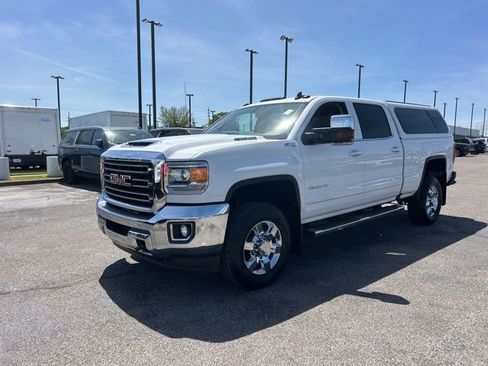 Used 2018 GMC Sierra 2500 SLT w/ Duramax Plus Package AWD/4WD image 7