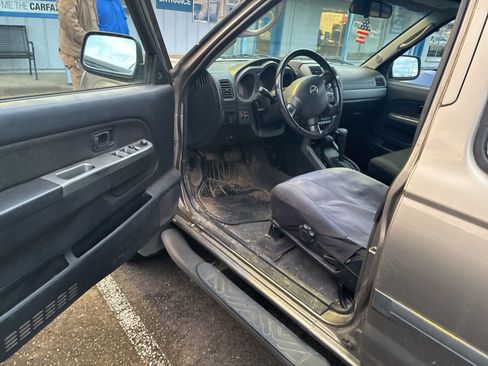 Used 2004 Nissan Xterra SE S/C w/ (Vdc) Dynamic Control Pkg image 6