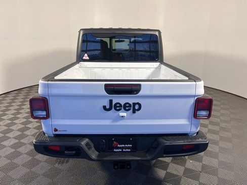 Certified 2020 Jeep Gladiator Sport image 5