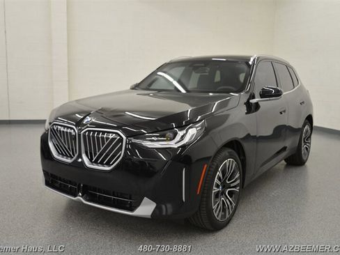Used 2025 BMW X3 xDrive30i w/ Premium Package image 2