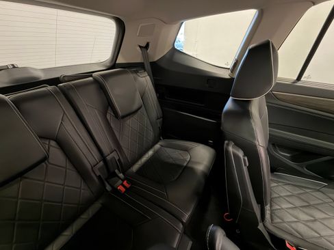 Used 2024 Volkswagen Atlas SEL Premium R-Line AWD/4WD image 40