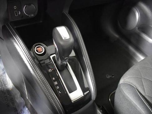 Used 2020 Nissan Kicks SV image 22