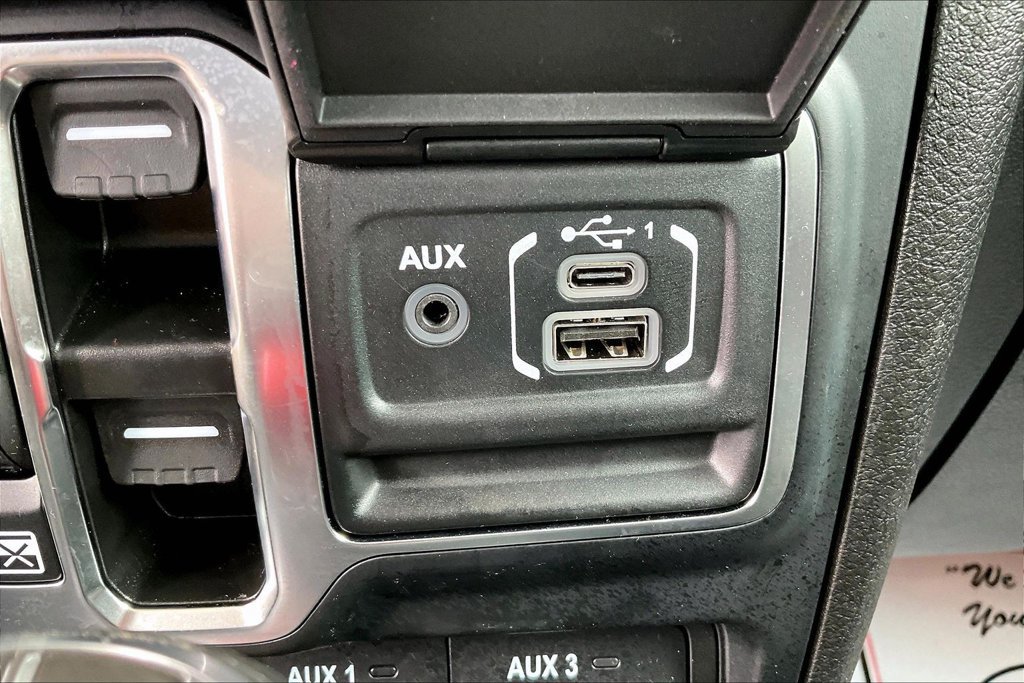 Used 2024 Jeep Gladiator Sport AWD/4WD image 18