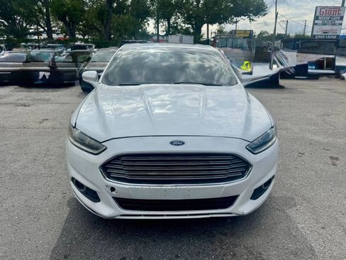 Used 2016 Ford Fusion SE w/ Equipment Group 202A FWD image 8