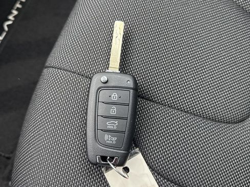 Certified 2026 Hyundai Elantra SE FWD image 35