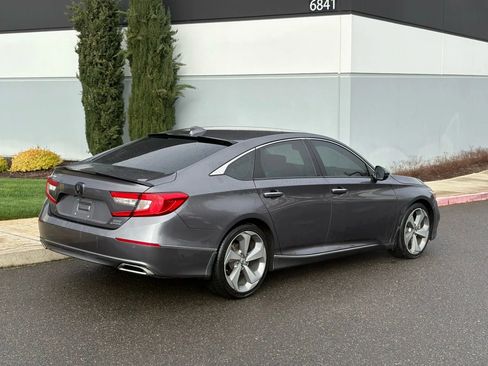 Used 2019 Honda Accord Touring image 6