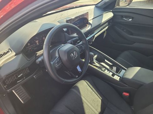 Used 2025 Honda Accord Sport image 10