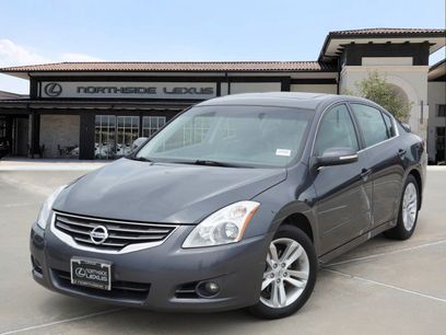 Used 2011 Nissan Altima 3.5 SR w/ 3.5SR Premium Pkg