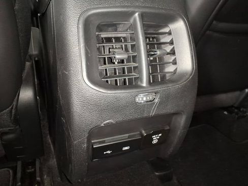 Used 2020 Jeep Cherokee Limited AWD/4WD image 10