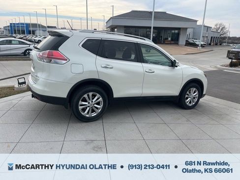 Used 2015 Nissan Rogue SV w/ SV Premium Package image 16