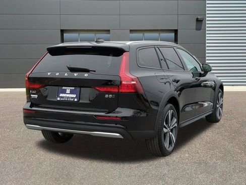 New 2026 Volvo V60 B5 Cross Country Plus w/ Protection Package Premier AWD/4WD image 7
