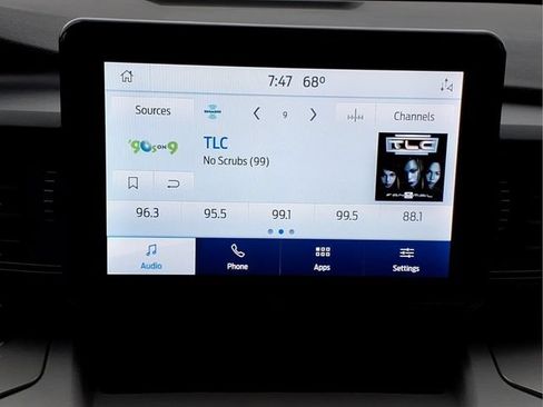 Used 2021 Ford Explorer XLT AWD/4WD image 16