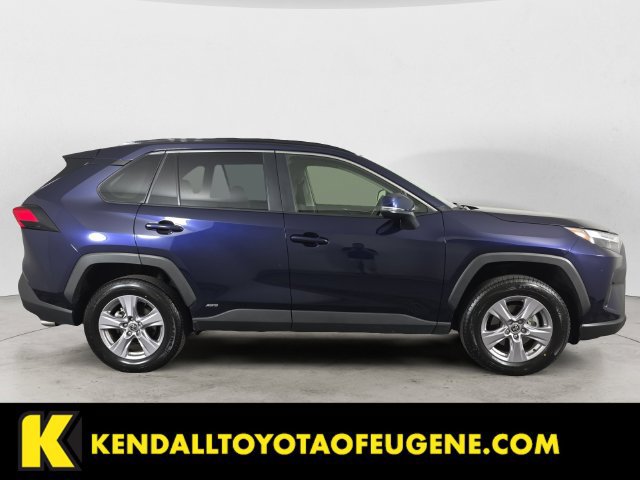 Used 2025 Toyota RAV4 XLE AWD/4WD image 4