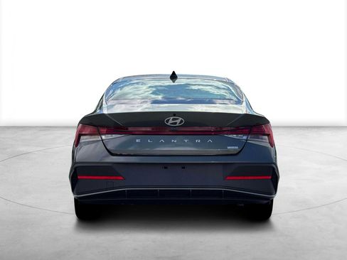 New 2026 Hyundai Elantra Hybrid FWD image 6