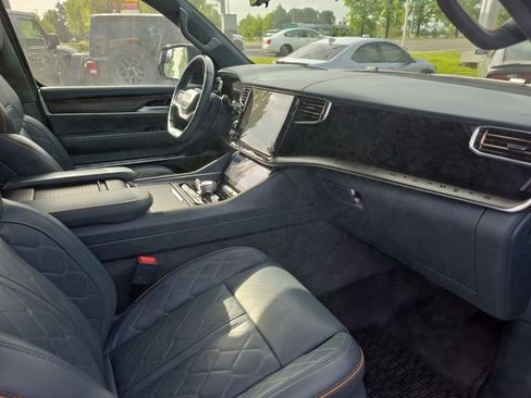 Certified 2024 Jeep Grand Wagoneer Series III w/ Rear Seat Video Group 1 AWD/4WD image 10