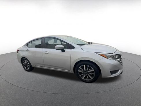 Used 2025 Nissan Versa SV FWD image 2