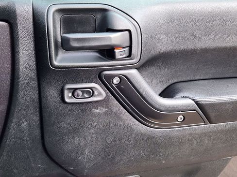 Used 2017 Jeep Wrangler Rubicon image 10