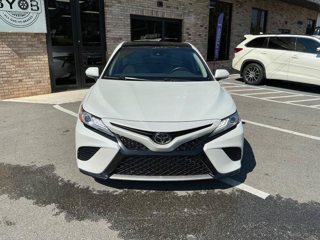 Used 2020 Toyota Camry XSE FWD image 9