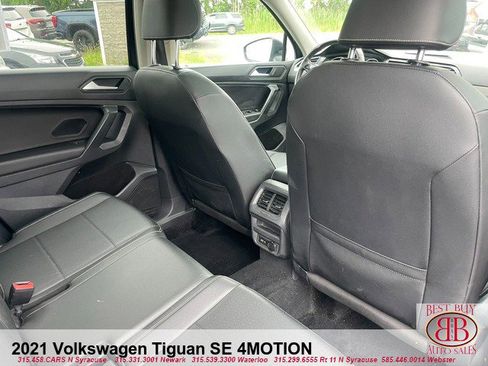Used 2021 Volkswagen Tiguan SE image 10