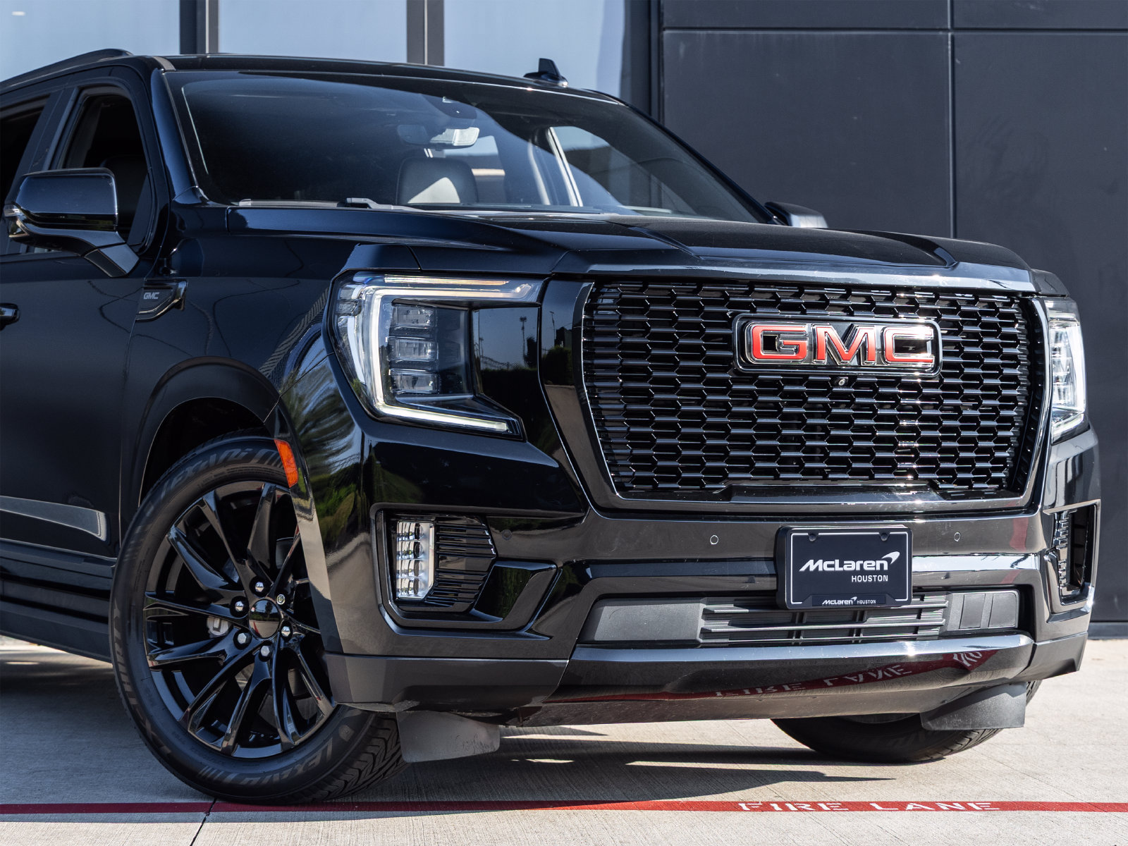 Used 2021 GMC Yukon Denali w/ Denali Premium Package RWD image 5