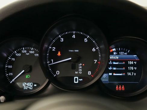 Certified 2025 Porsche Macan AWD/4WD image 26