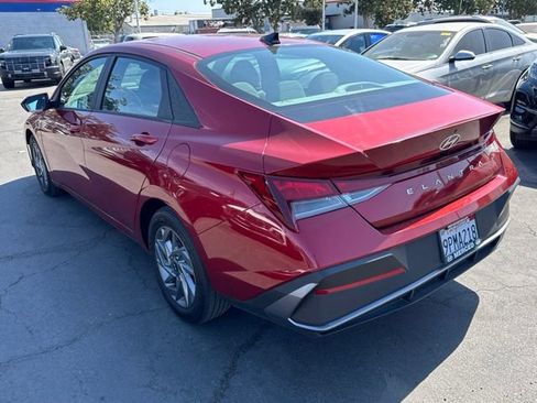 Used 2024 Hyundai Elantra SEL FWD image 8