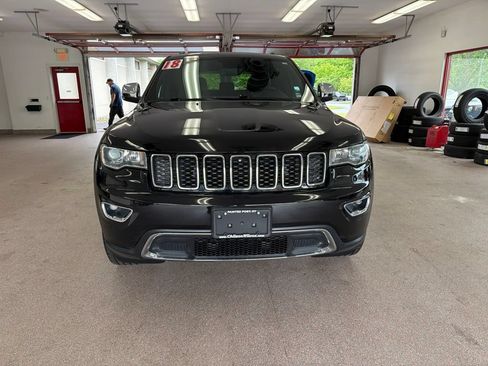 Used 2018 Jeep Grand Cherokee Limited AWD/4WD image 2