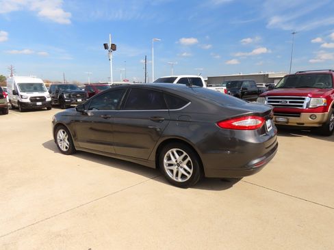 Used 2015 Ford Fusion SE image 15