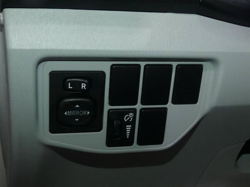 Used 2015 Toyota Prius Four FWD image 28