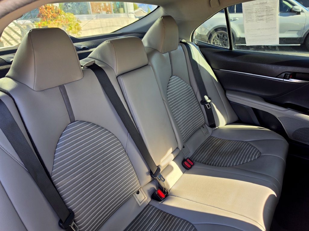 Used 2019 Toyota Camry SE FWD image 12