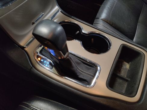 Used 2017 Jeep Grand Cherokee Limited image 26