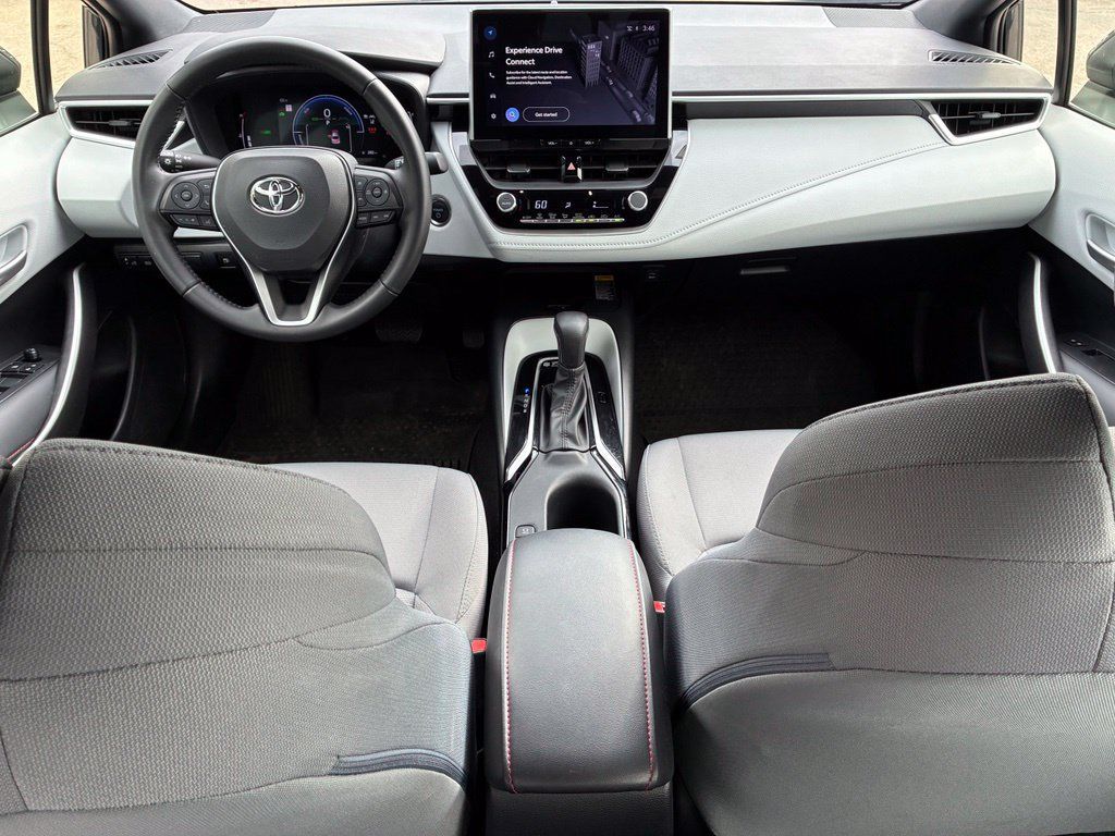 Used 2025 Toyota Corolla SE w/ SE Premium Package AWD/4WD image 5