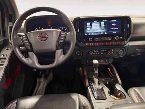 Used 2025 Nissan Frontier PRO-4X w/ Pro Premium Package image 11