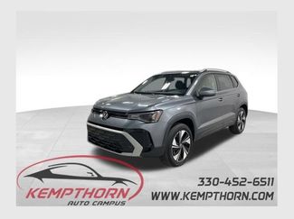 Used 2025 Volkswagen Taos SE video 1