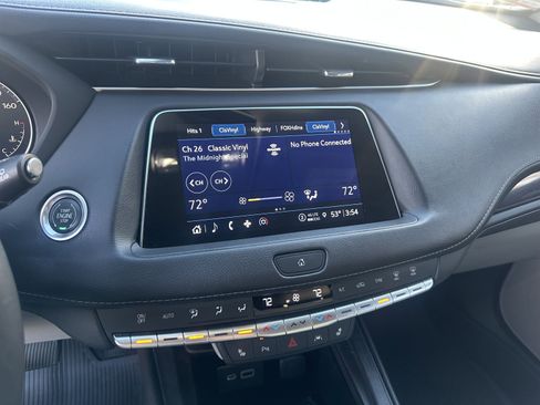 Used 2022 Cadillac XT4 Luxury w/ Cold Weather Package image 14