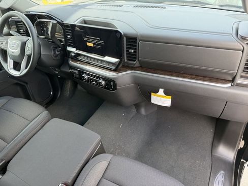 New 2026 GMC Sierra 1500 SLE w/ Preferred Package image 13